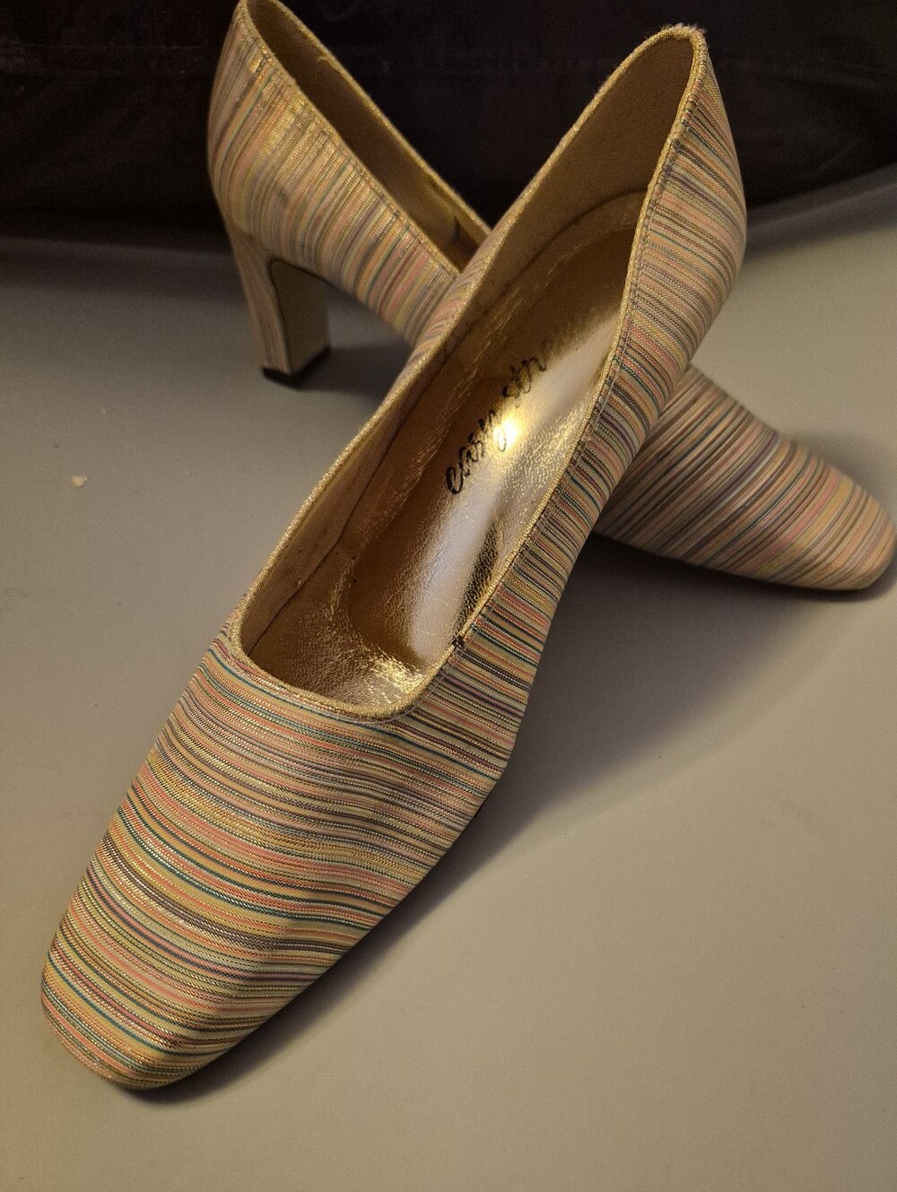 Nissi Creations Galore- Women's Shoes,Clothing,shoes,purses,jewerly Accessories - Picture 6 of 17